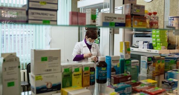 selezione di farmaci contro i vermi in farmacia