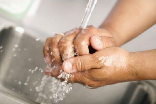 Infezione attraverso l'acqua in un approvvigionamento idrico